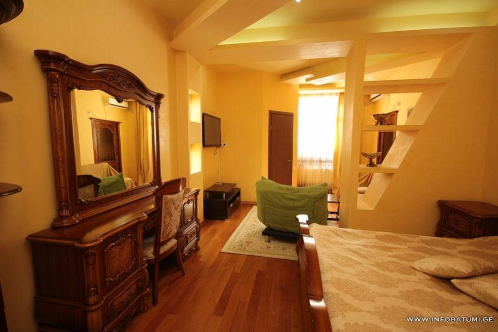 Hotel Black Sea House Batumi Ngoại thất bức ảnh