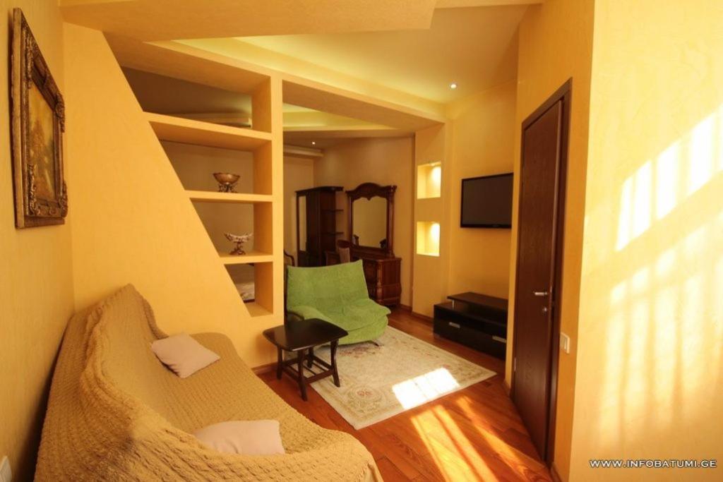 Hotel Black Sea House Batumi Ngoại thất bức ảnh